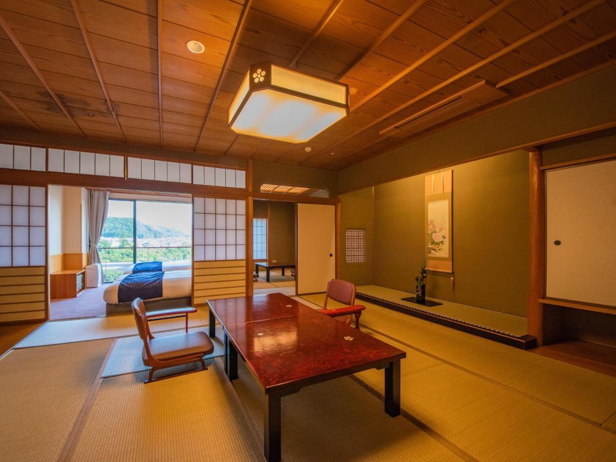 Yamashiro Onsen Miyabi No Yado Kaga Hyakumangoku Hotell Eksteriør bilde